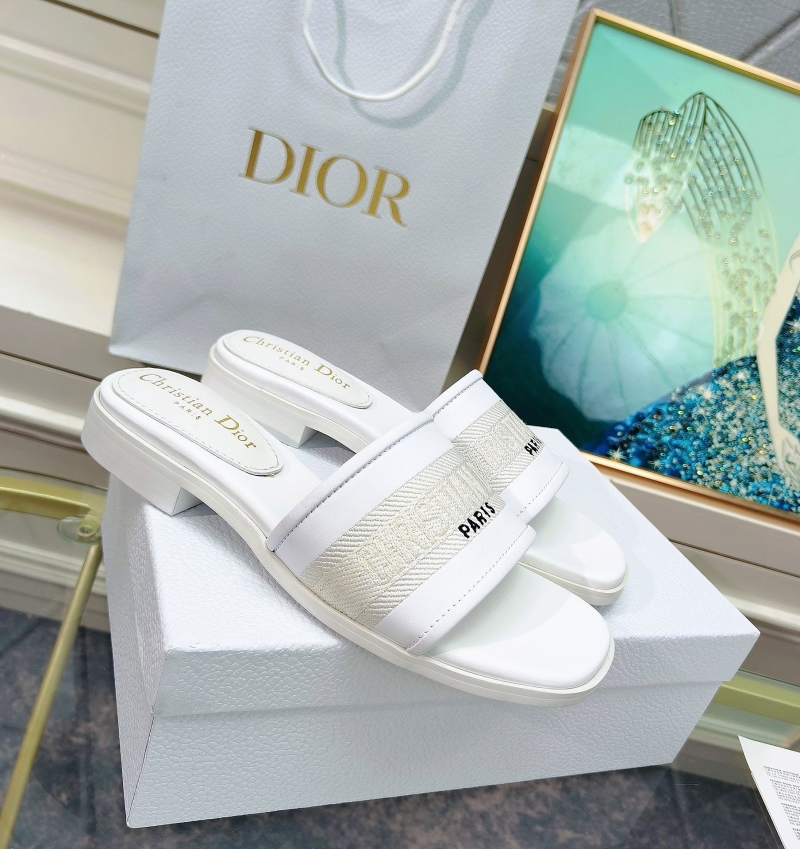 ch**an D*or slippers